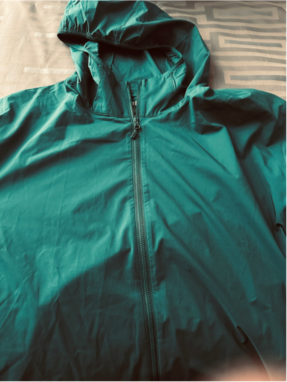 UNIQLO Pocketable Windbreaker Jacket Mens XL Dark Green Hooded Packable